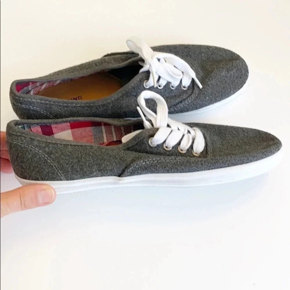 Gray Canvas knit Top Flat Sneakers - Picture 3 of 9